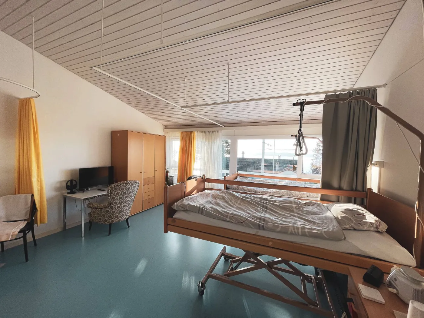 Chambre à deux lits, côté fenêtre